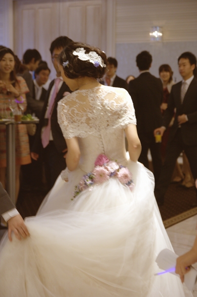 東郷記念館での結婚式、ウェディングドレスベルライン
